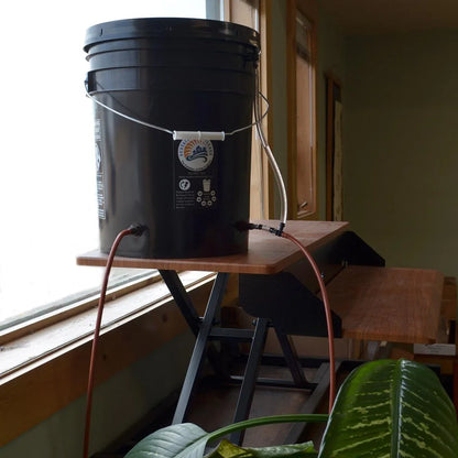5 Gallon Reservoirs - Deluxe w/ water level indicator -- for Blumat Systems - Midwest Grow LLC